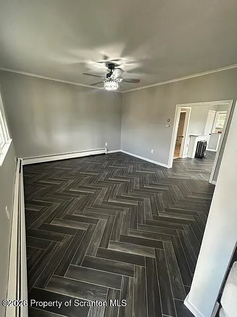 3 bed, 1.5 bath, 1600 sqft, $2,000 — Photo 2