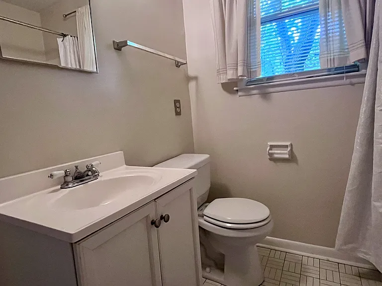 925 Boscobel St #3 — Photo 6