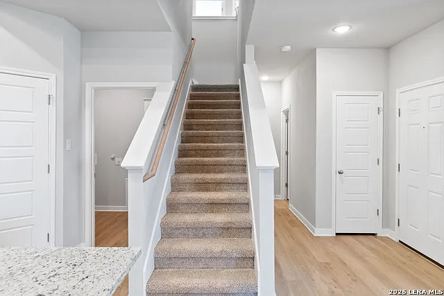 141 Nespral Dr — Photo 23