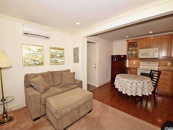 4th image of 8 Stirrup Ln