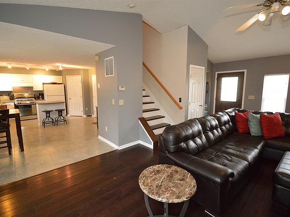3rd image of 4581 Carnoustie St