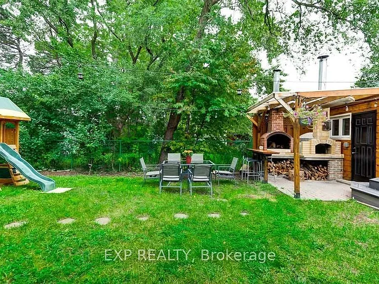 72 Billington Cres #UPPER — Photo 30