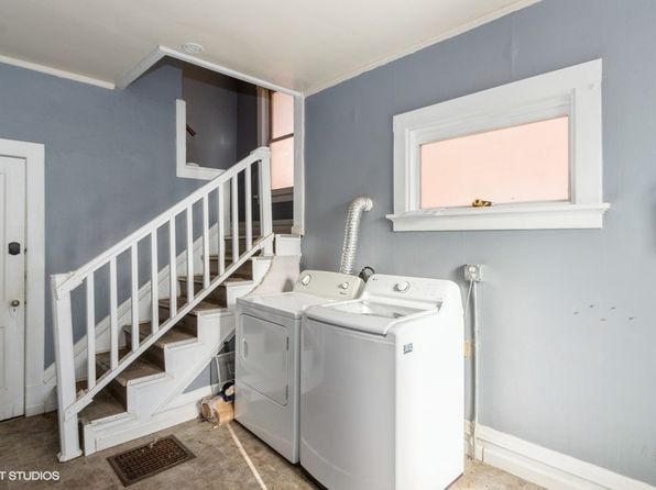 cedar-rapids-iowa-442795423 picture