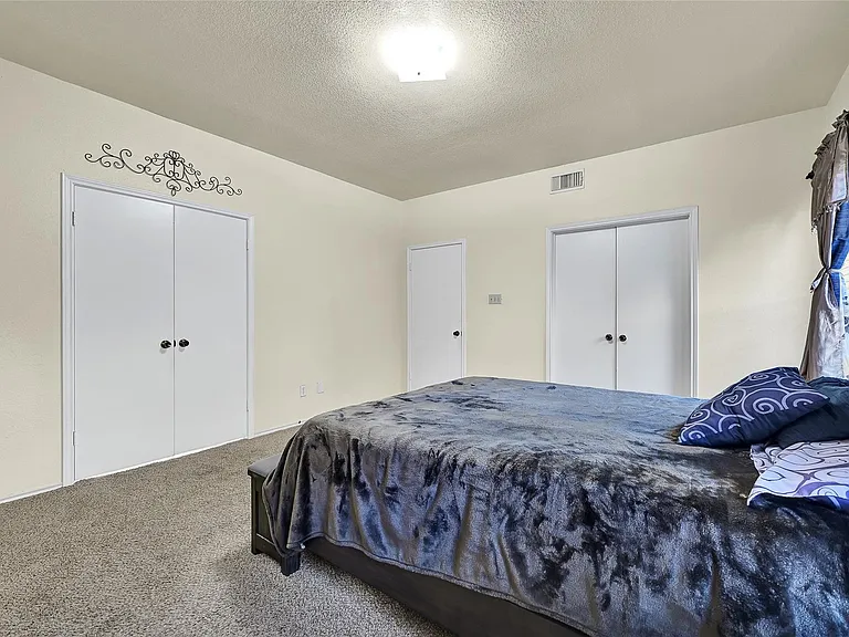 5910 Rolff Ln — Photo 40