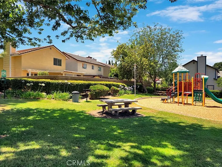 26342 Snowden Ave — Photo 34