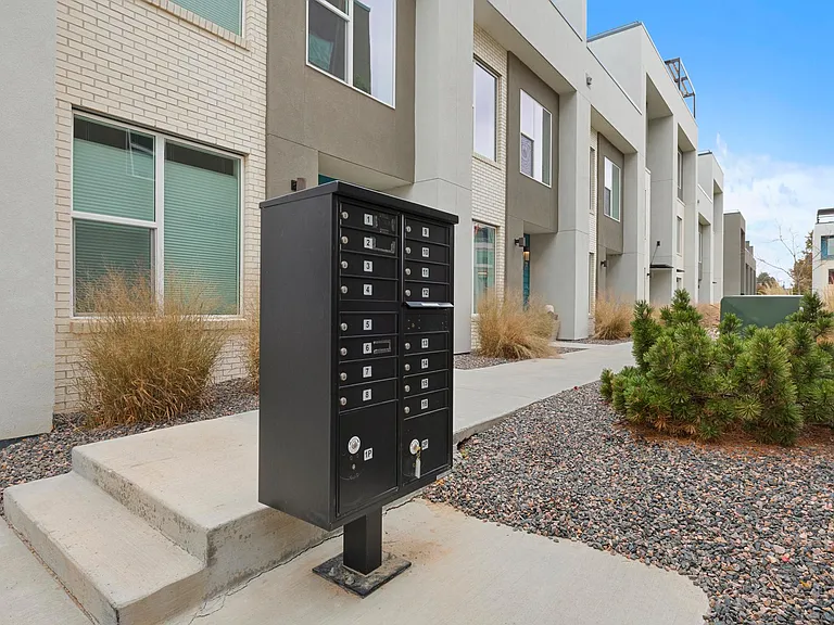 3048 Wilson Ct #2 — Photo 32