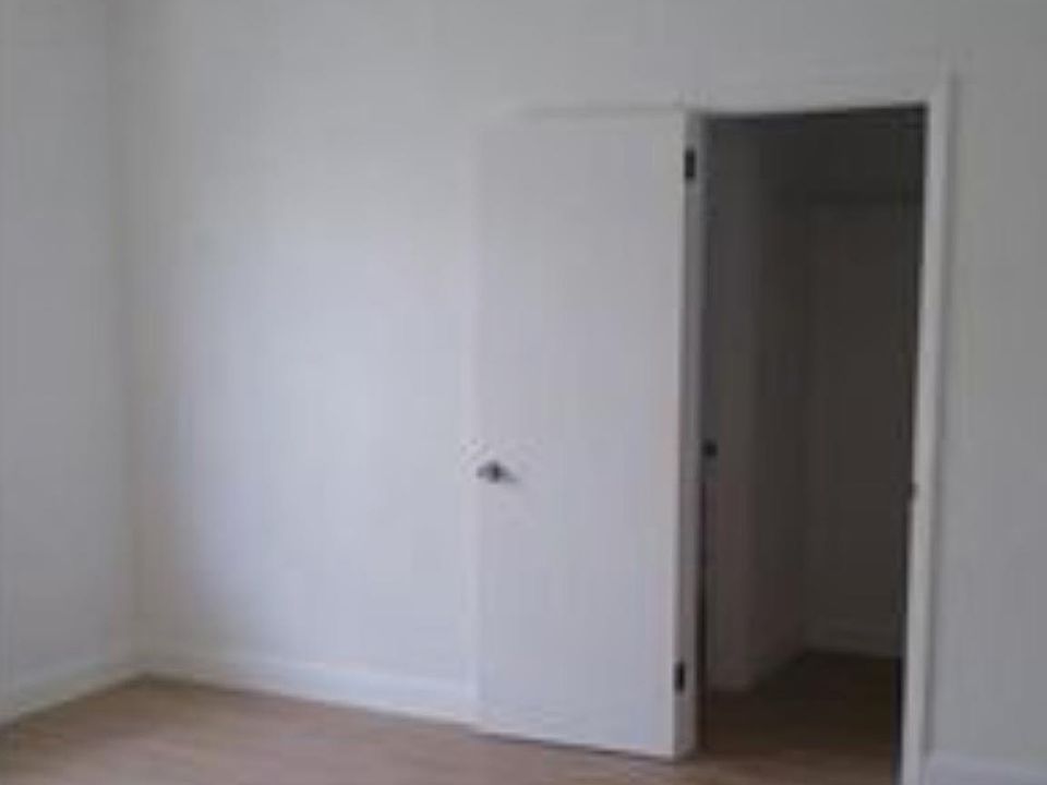 1st image of 818 Pennsylvania Ave APT 4B