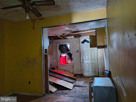 4th image of 1817 Vine St