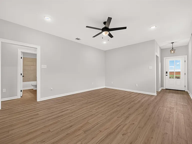 10726 Sky Creek Ln — Photo 12