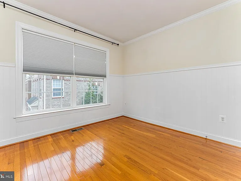 8032 Reserve Way — Photo 14