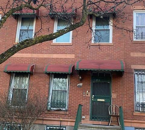 2nd image of 944 Longwood Ave