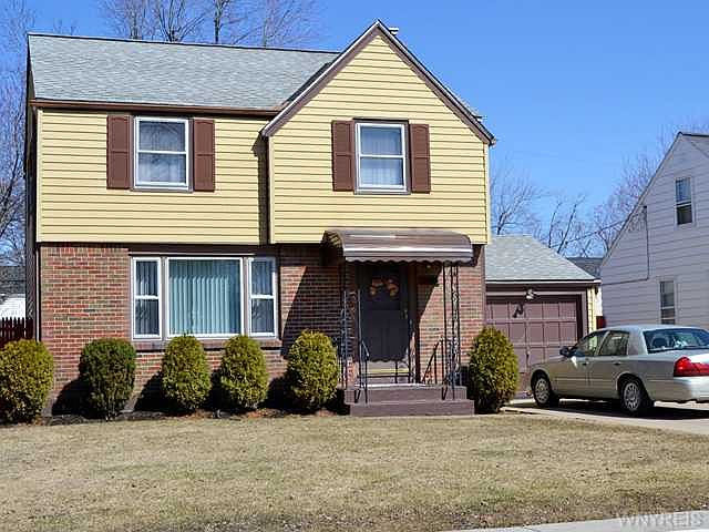 1st image of 304 Liston St