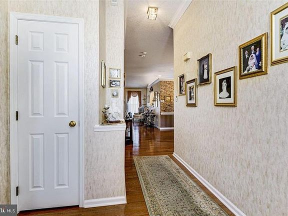 4th image of 119 Harrogate Dr