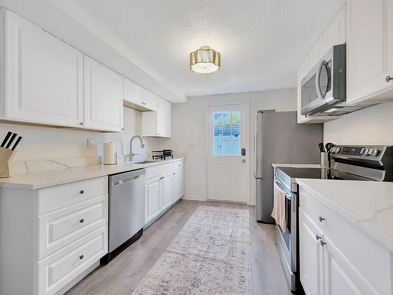 1215 E New Orleans Ave — Photo 10