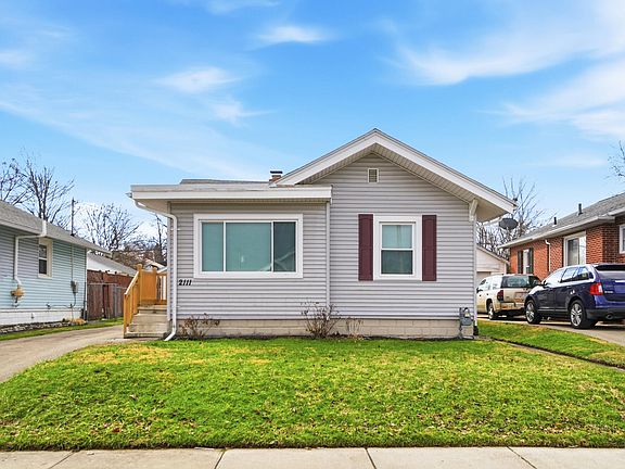 2nd image of 2111 Beatrice St