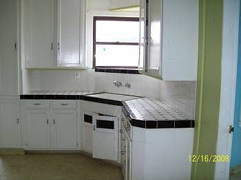 4th image of 1776 Broadway St