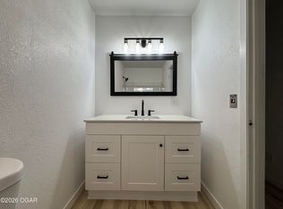 303 N Hudson Ave, Aurora, MO 65605