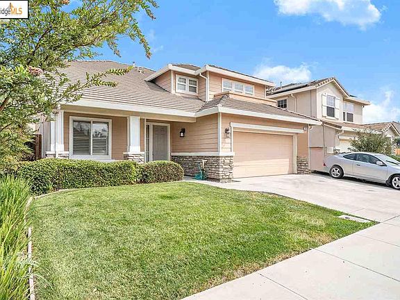 3rd image of 1403 Yosemite Cir