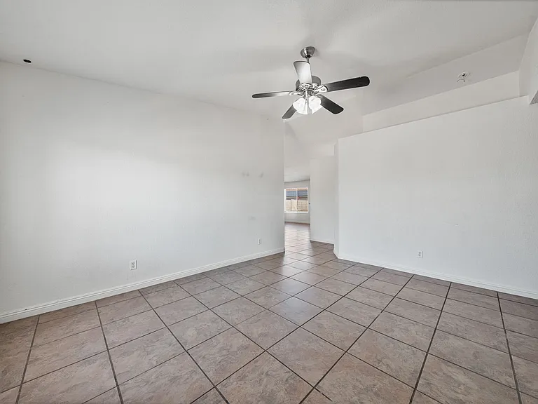 6378 E 45th Ln — Photo 5