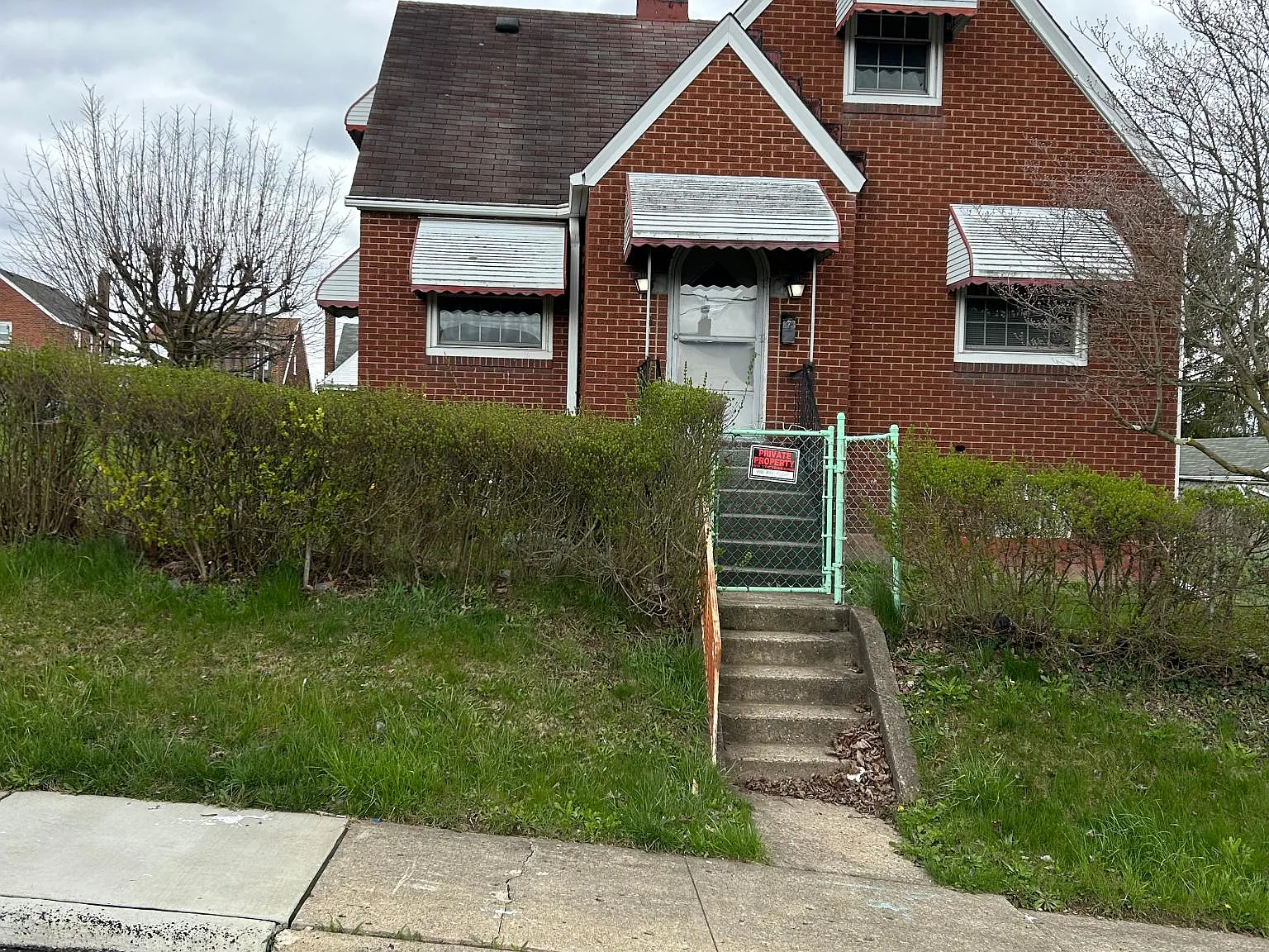 823 School St — Photo 1