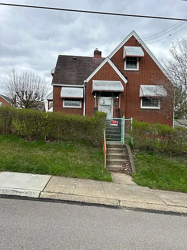 823 School St Photo 1
