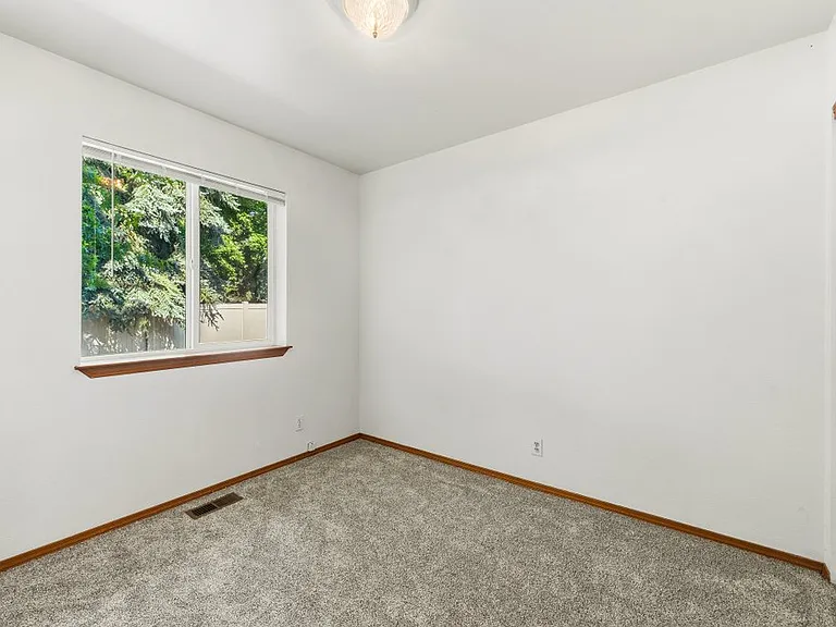 5769 N Lachaise Ln — Photo 14