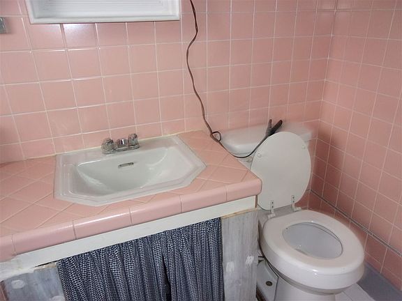 3rd image of 1126 N 5th St