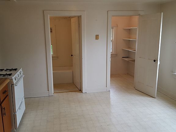 2nd image of 419 N 2nd Ave