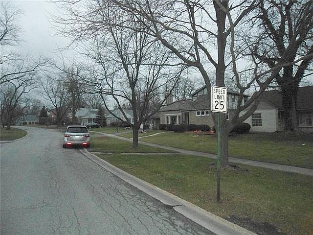 2nd image of 18549 Perth Ave