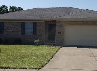 6011 Yosemite Dr, Newburgh, IN 47630