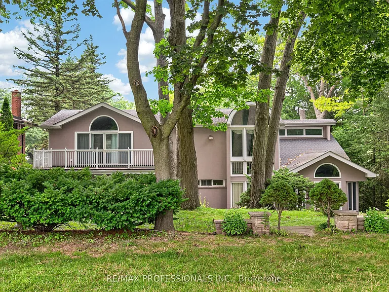 32 Edenbrook Hl — Photo 49