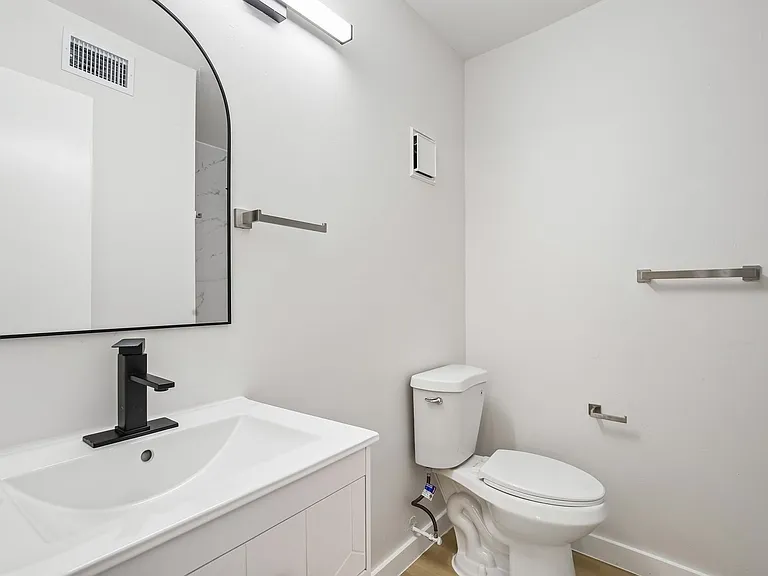 Chateau Apartments - Newly Renovated 1, 2 & 3-Bedrooms at 24th & Hillsboro Village — Photo 55