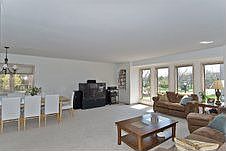3rd image of 902 W Essex Pl