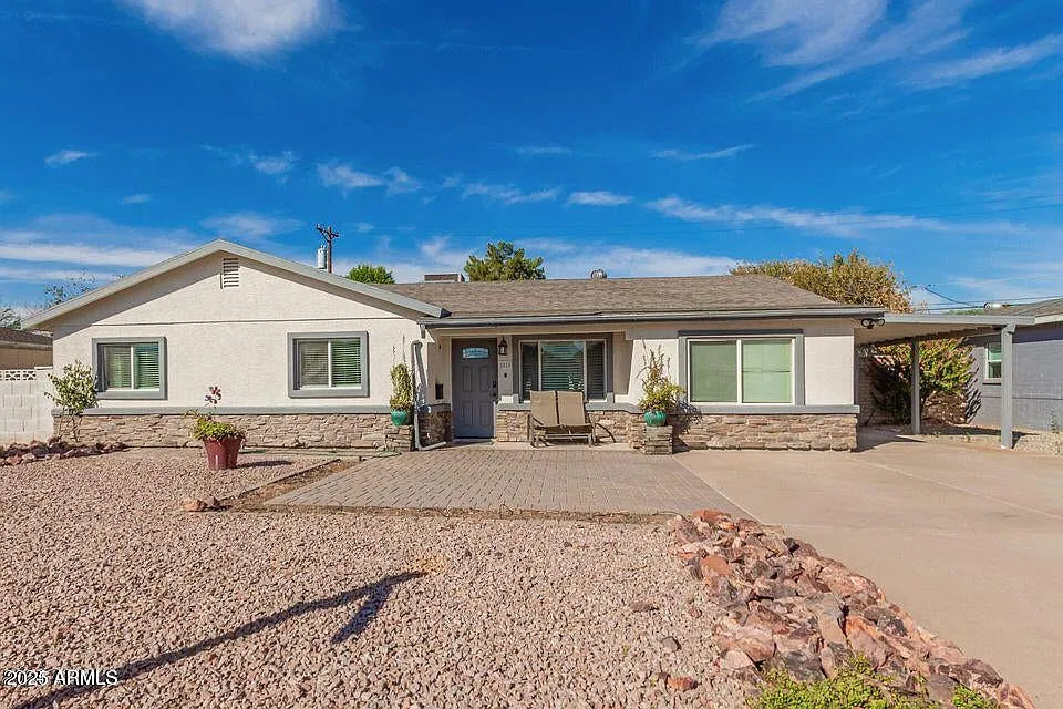 5 bed, 1983 sqft, $3,495 — Photo 1