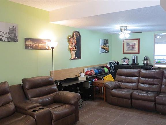3rd image of 11741 Wesson Cir E