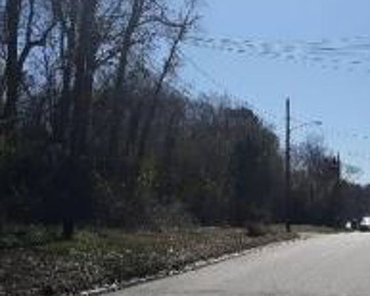 Exterior Neighborhood (street photo)