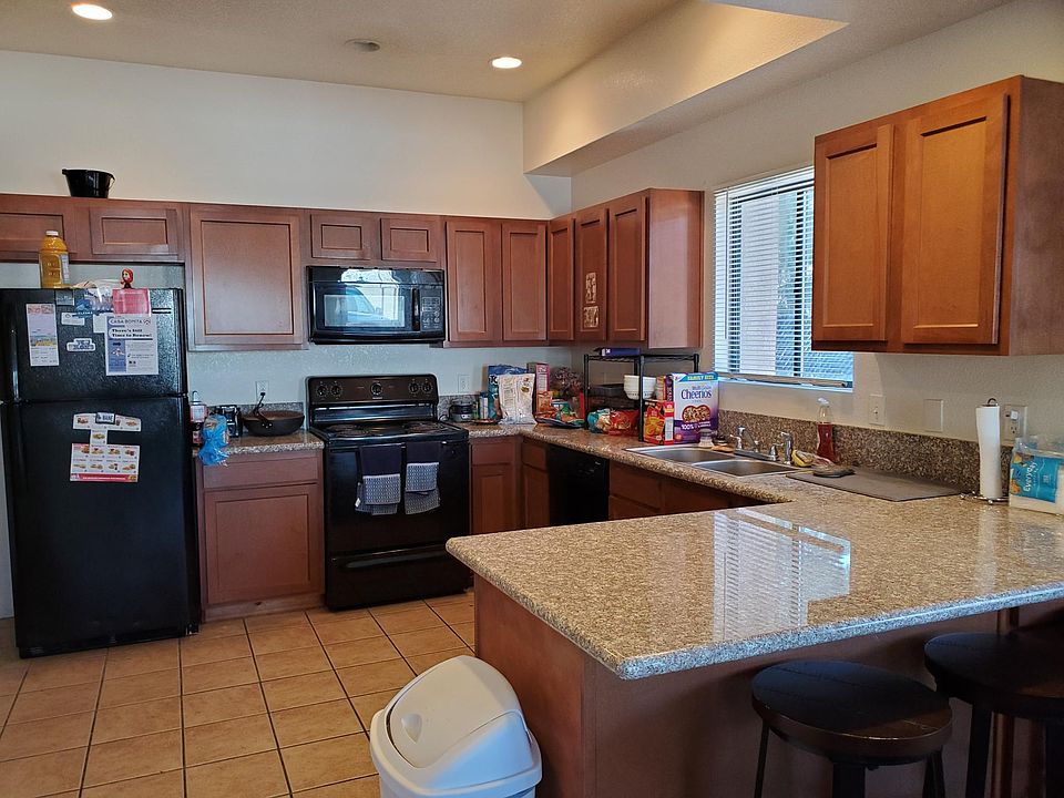 Spacious granite kitchen. (second upstairs kitchenette remodel summer 2022)
