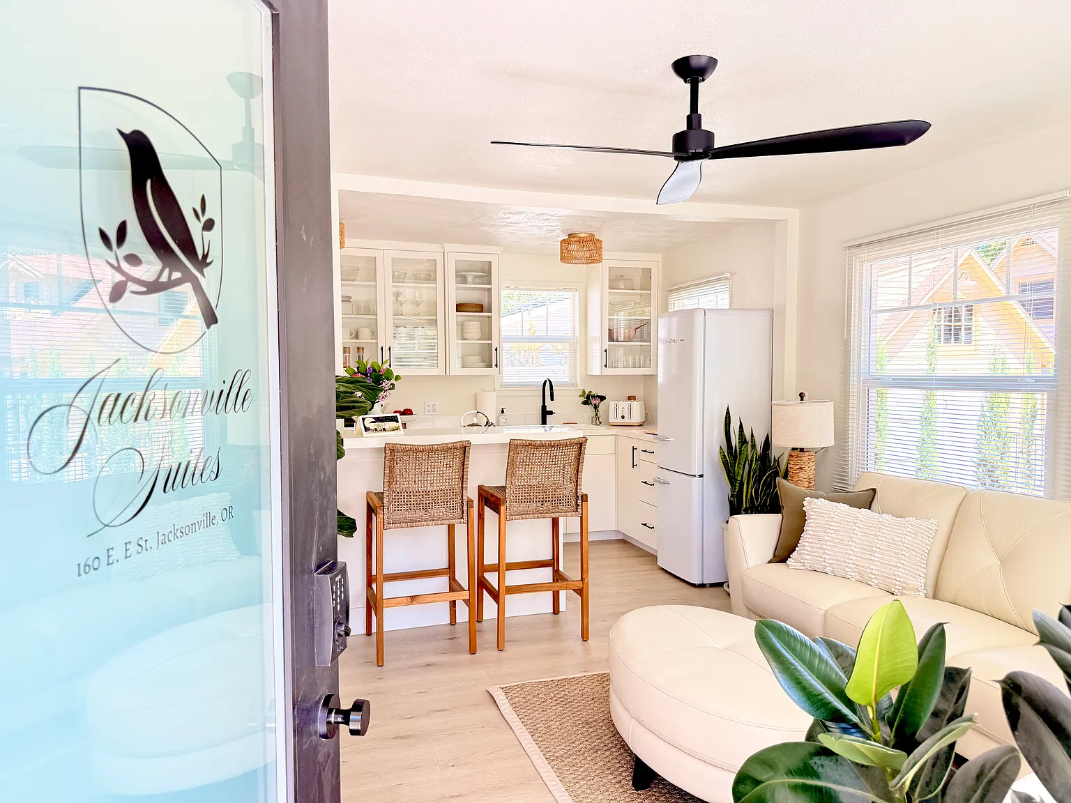 1 bed, 500 sqft, $2,450 — Photo 1