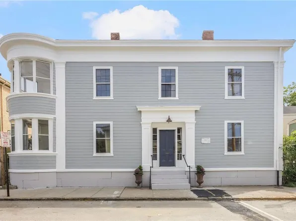 216 Spring St, Newport, RI 02840