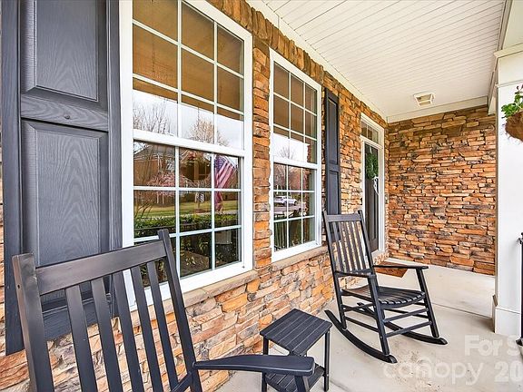 3rd image of 6526 Alba Rose Ln