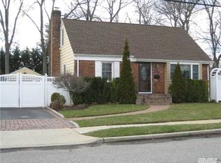 69 Chapin Ave, Merrick, NY 11566