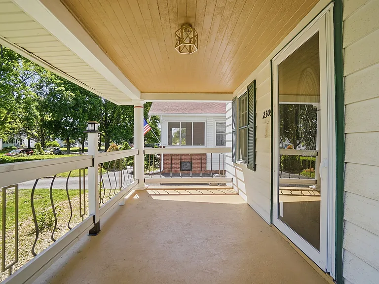 2306 Eastbrook Dr — Photo 24
