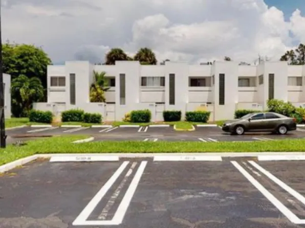 5120B Elmhurst Rd, West Palm Beach, FL 33417