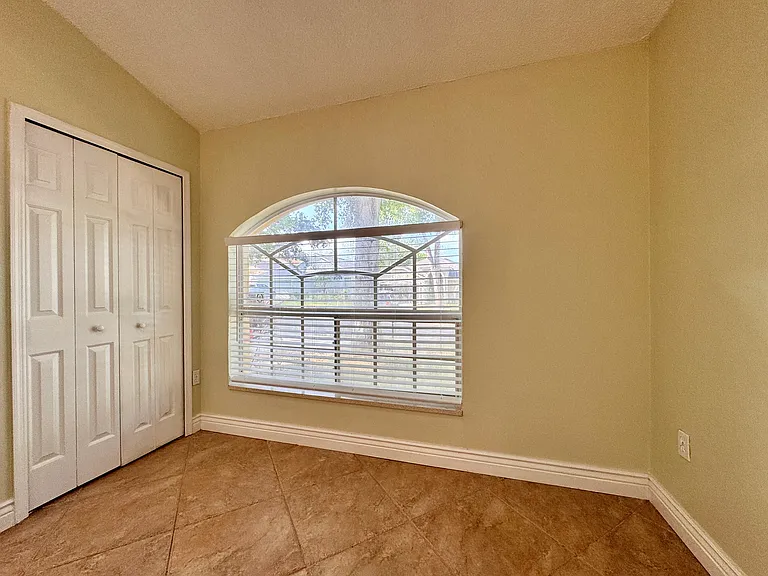 641 Samantha Ln — Photo 33