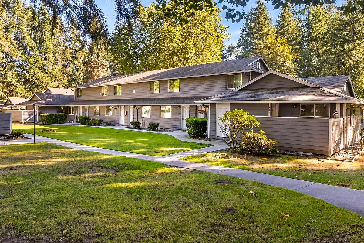 Building Photo - Meadowood Apts