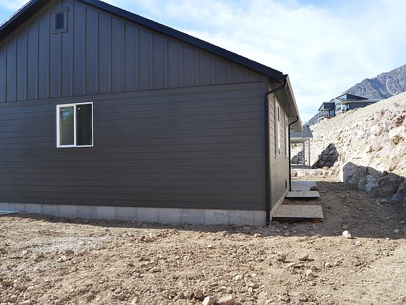 5th image of 3038 N Mountain Rd #215