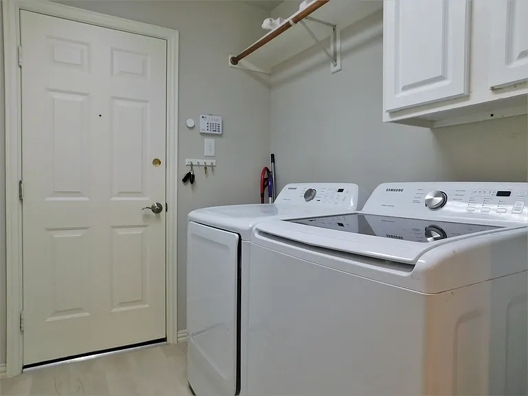 1119 Postwood Dr — Photo 34