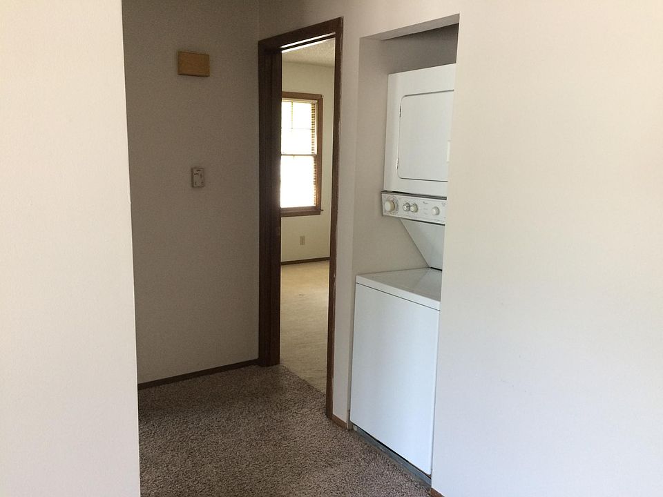 2nd image of 1020 Illinois St #1