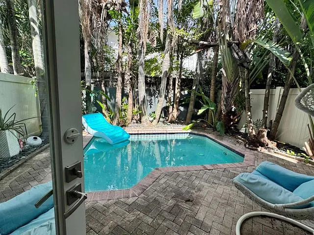 4 bed, 4.5 bath, $9,800 — Photo 2