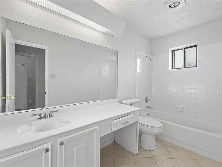 3925 Wendover Dr — Photo 9